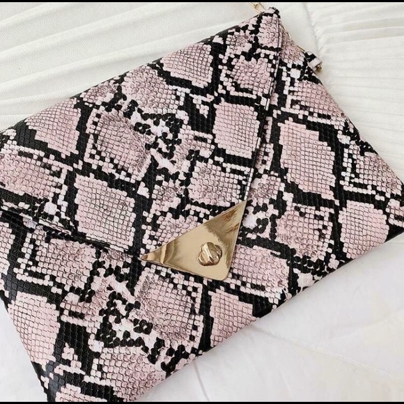Snakeskin Animal Print Envelope Clutch Bag - Picture 7 of 8